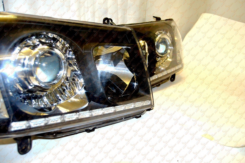Светодиодные фары Toyota Land Cruiser 100 06